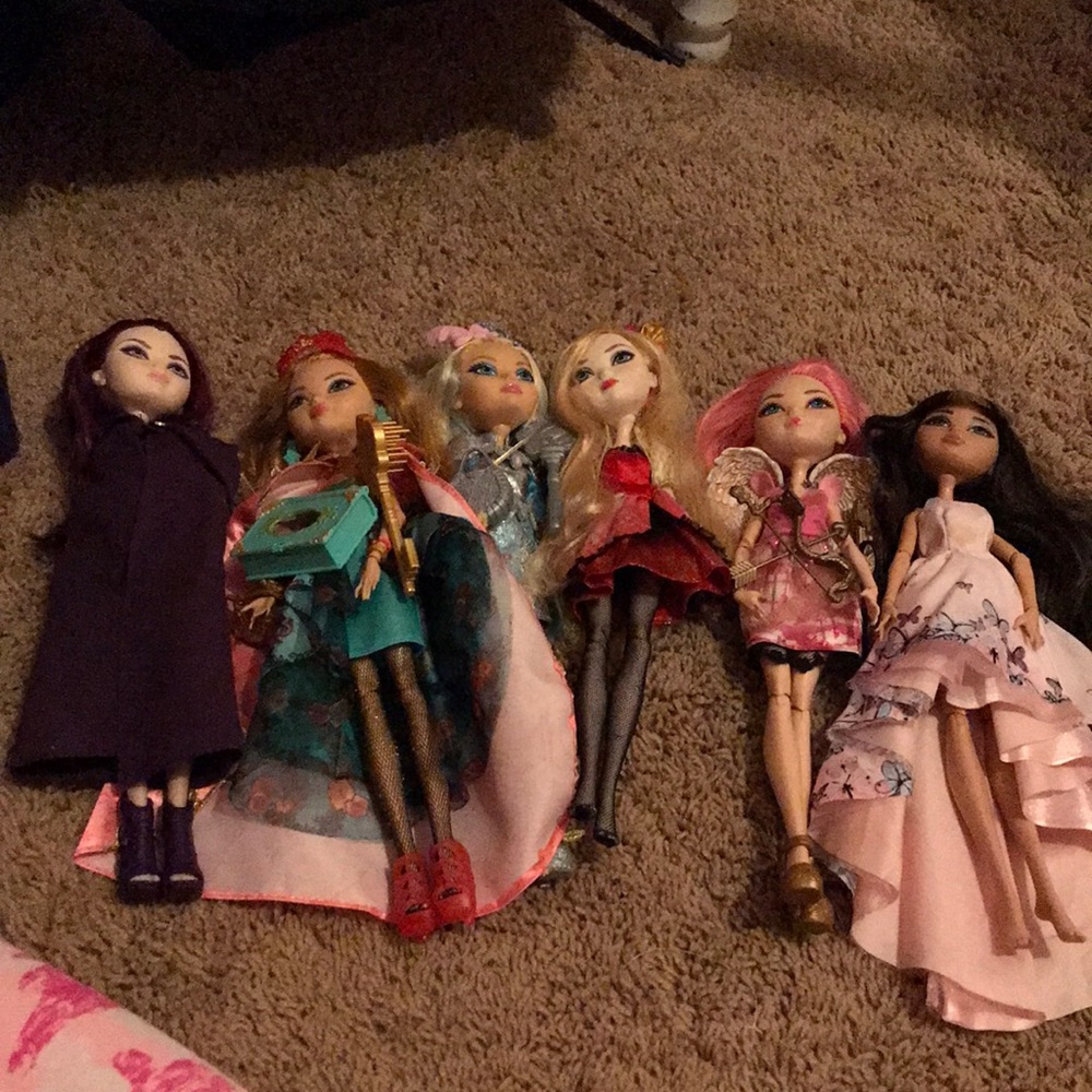 Ever after high doll bundle